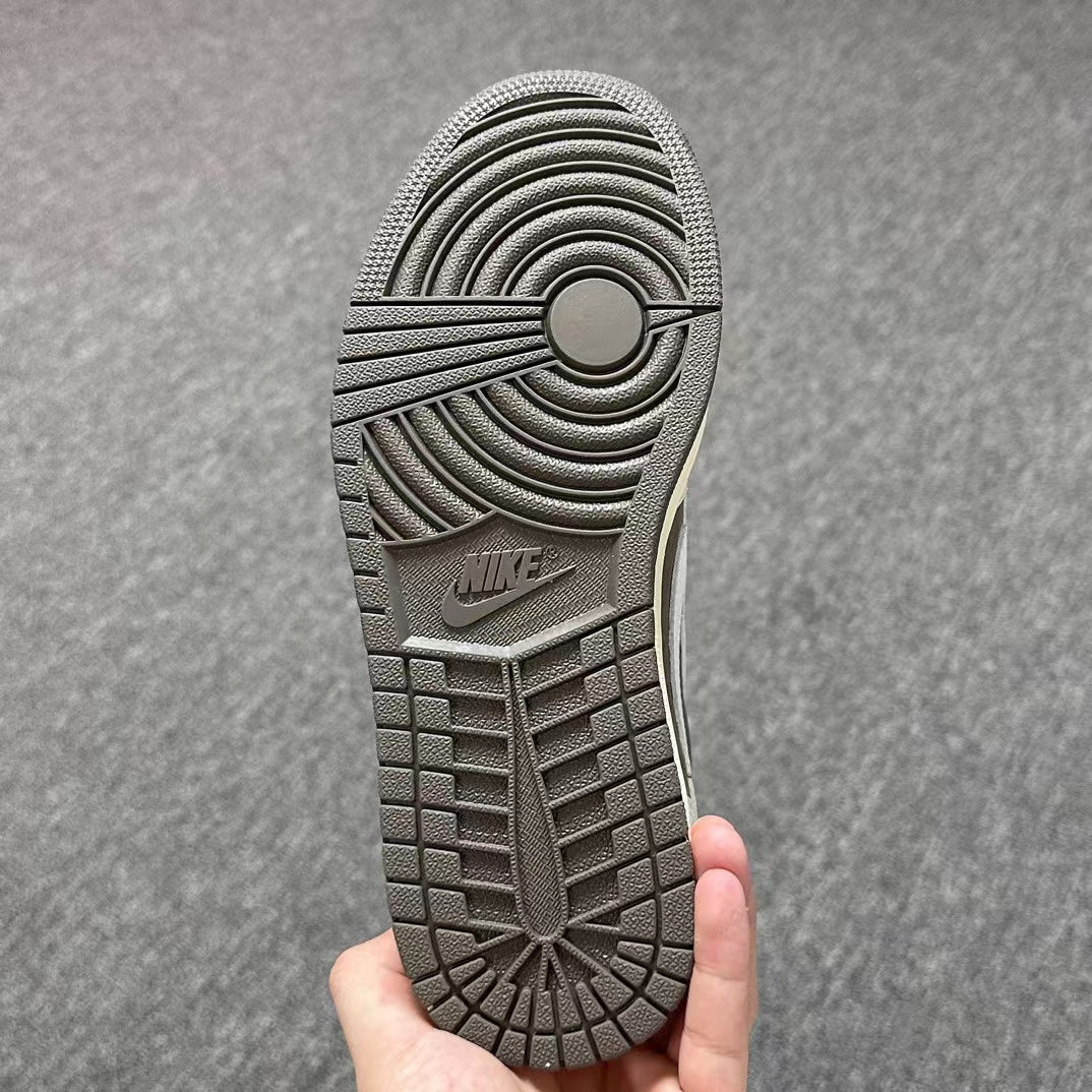 sneaker shoes women or men AJ01