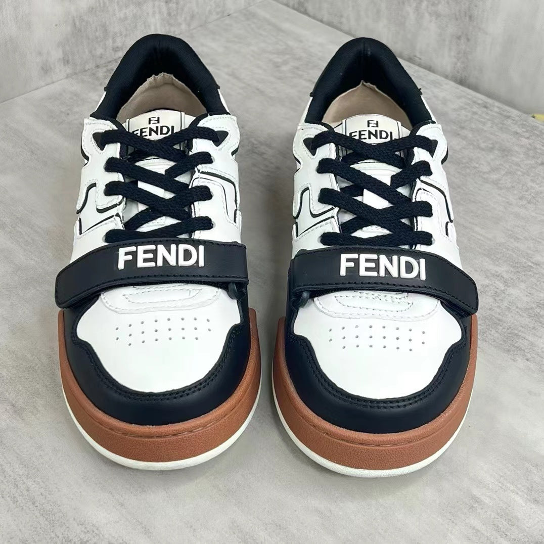 sneaker shoes Luxury shoes are suitable for both men and women