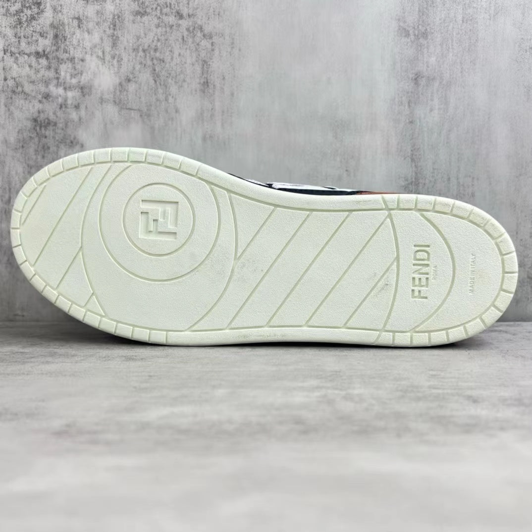 sneaker shoes Luxury shoes are suitable for both men and women