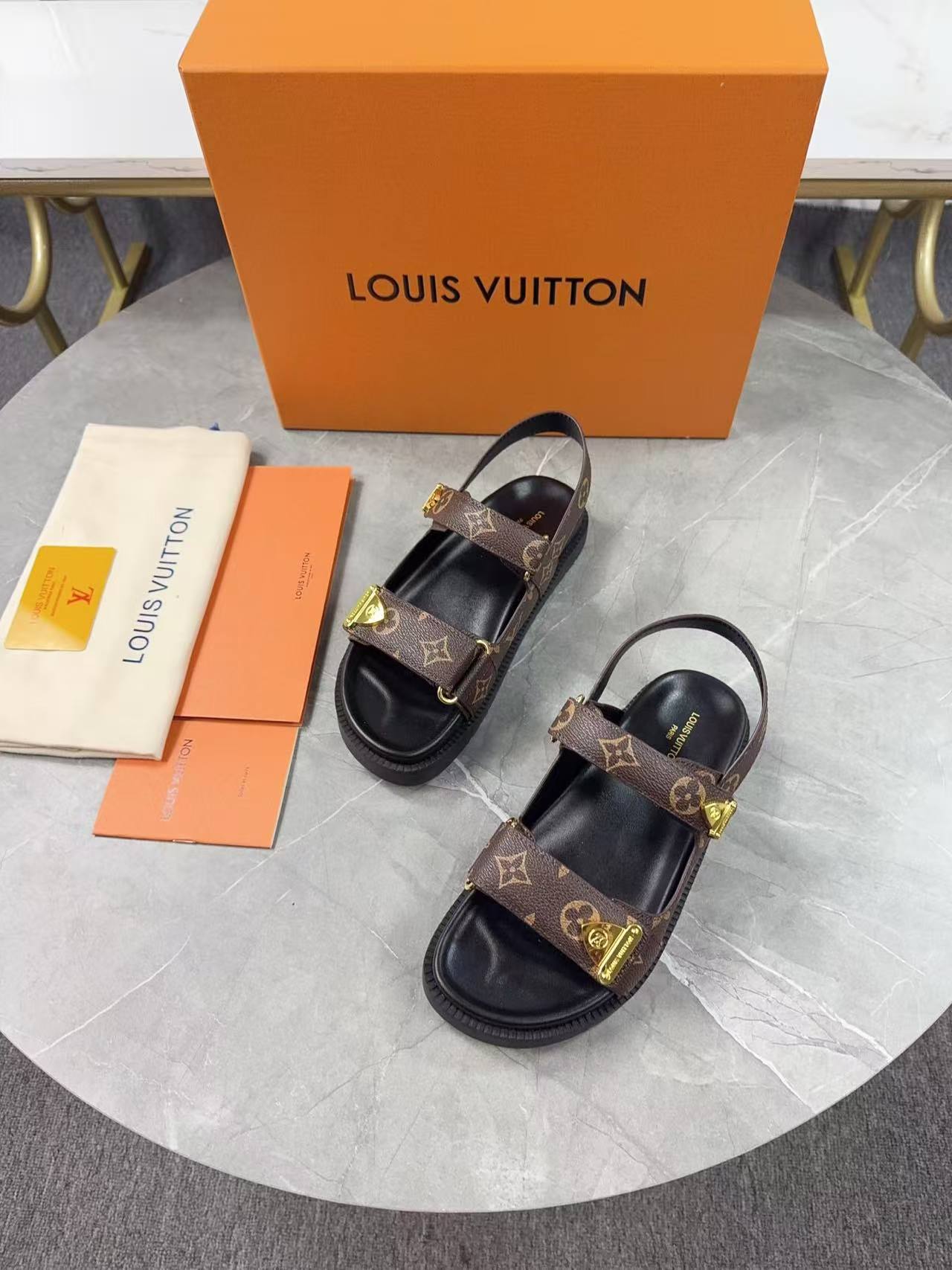 Customized luxury shoes women slippers