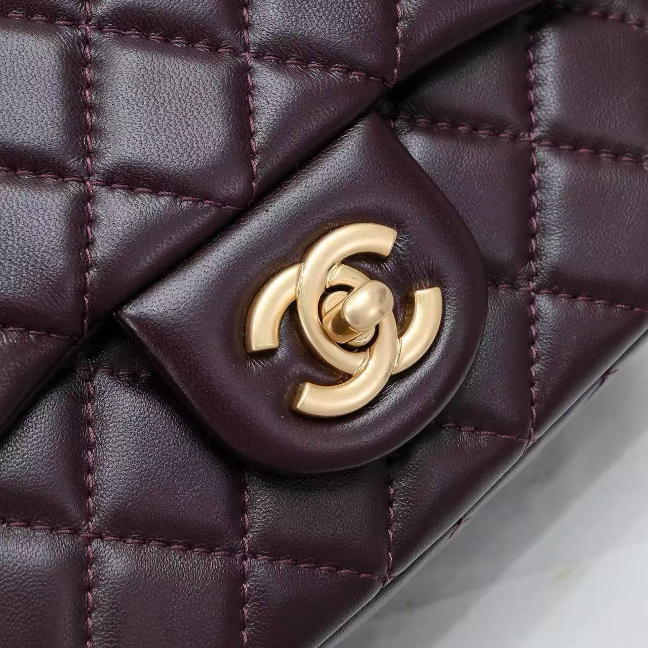 Customized luxury women's handbags