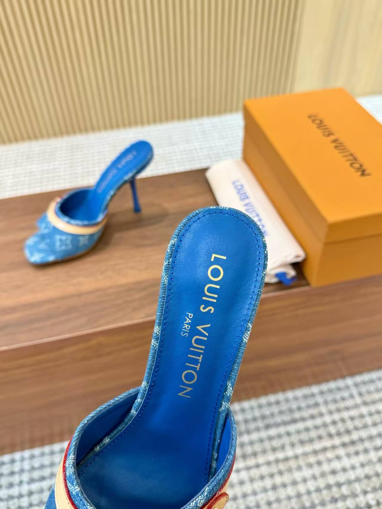 Custom-made luxury slippers