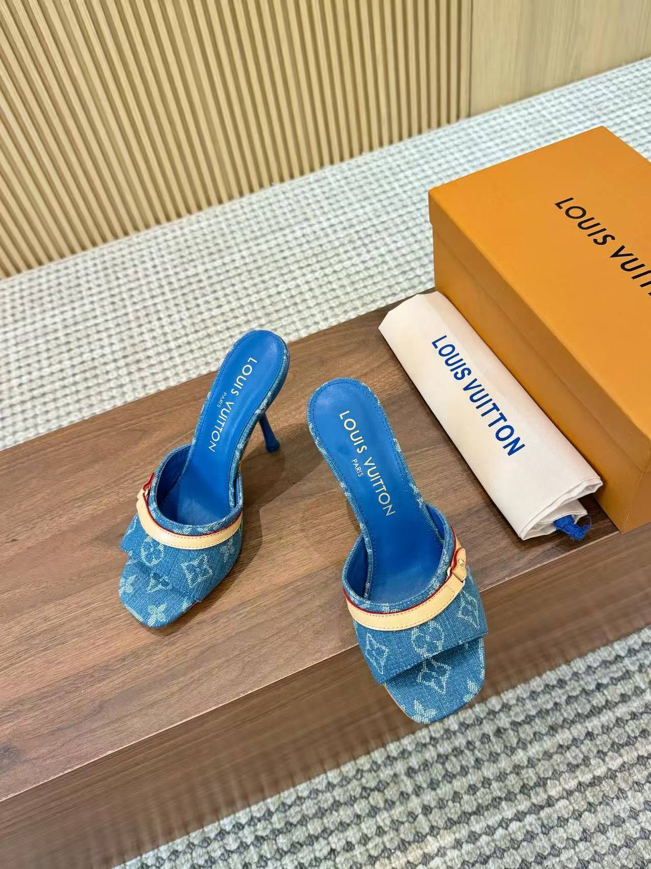 Custom-made luxury slippers