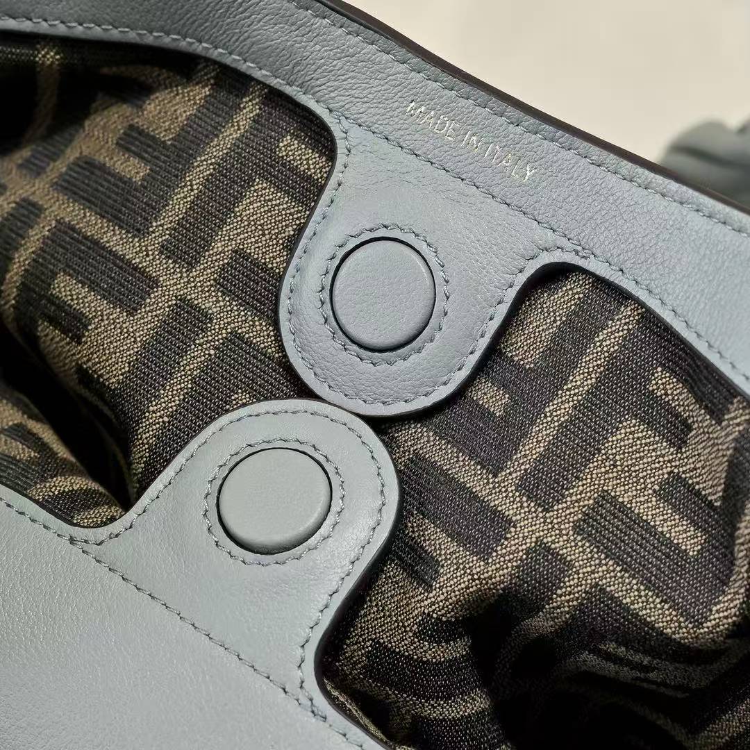 Customized luxury women's handbags
