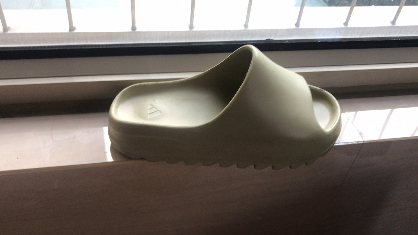sneaker shoes Slide