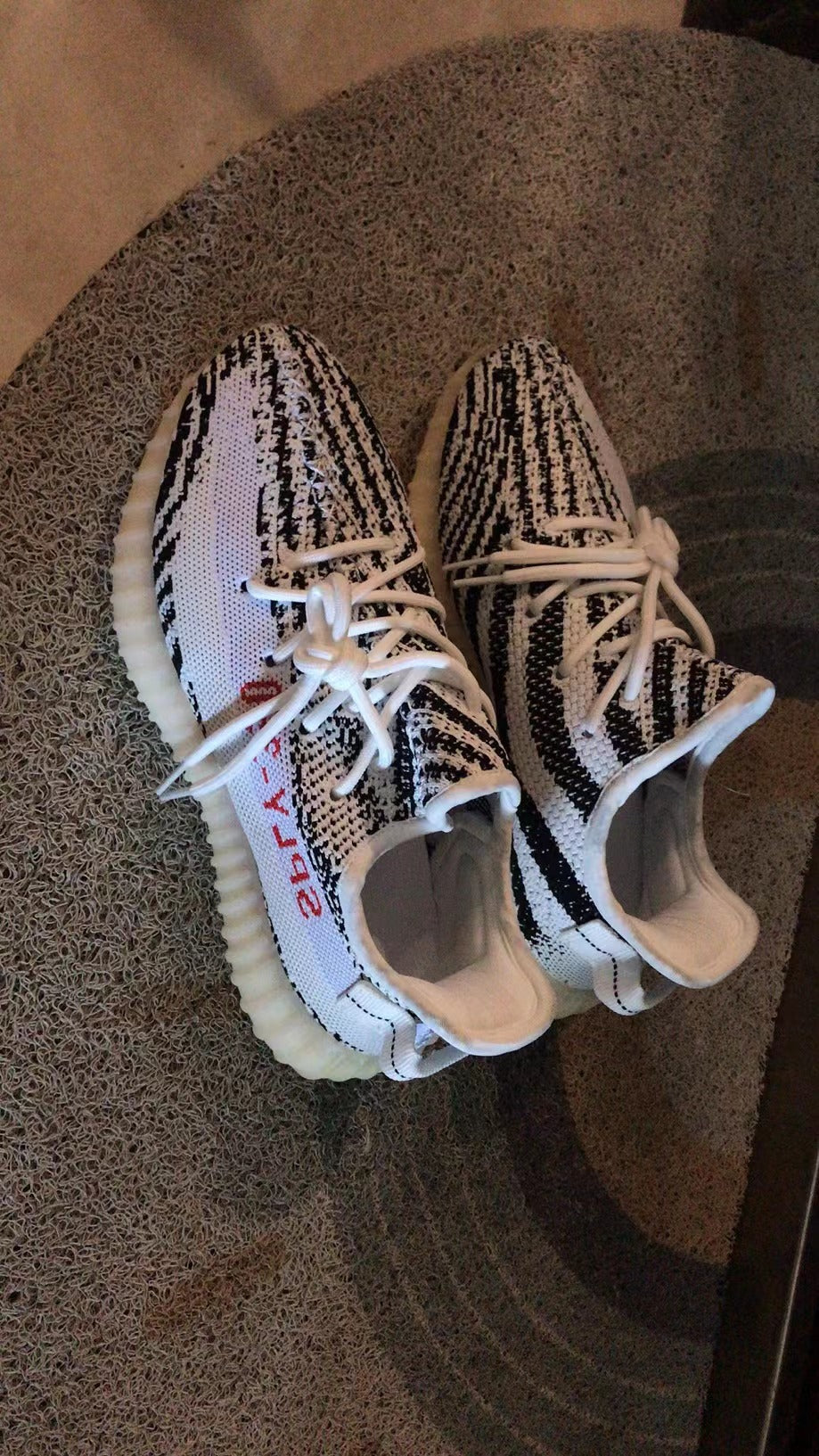 sneaker shoes Boost 350 V2 Zebra CP9654