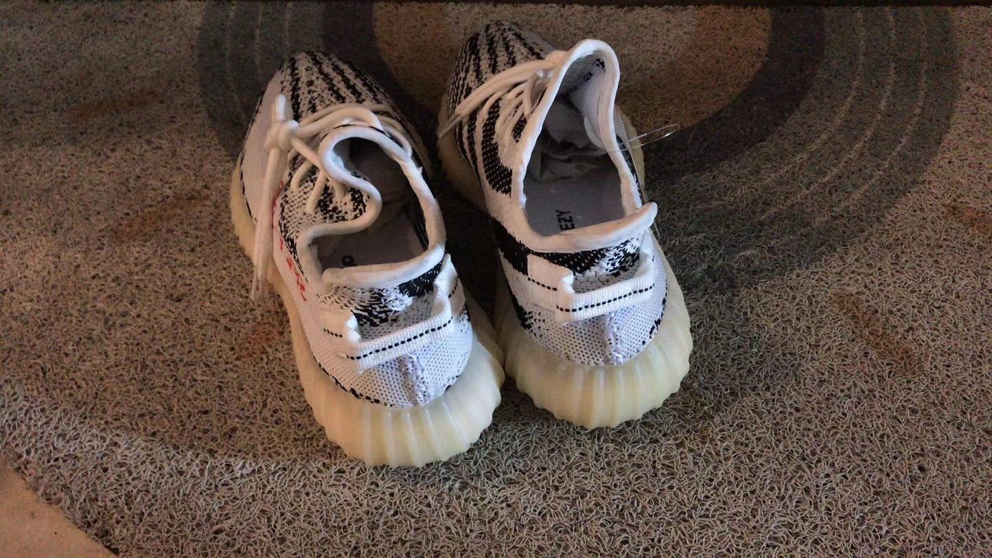 sneaker shoes Boost 350 V2 Zebra CP9654