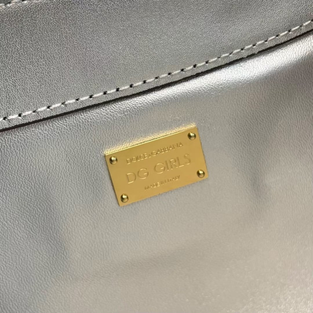 Luxury accessories A37