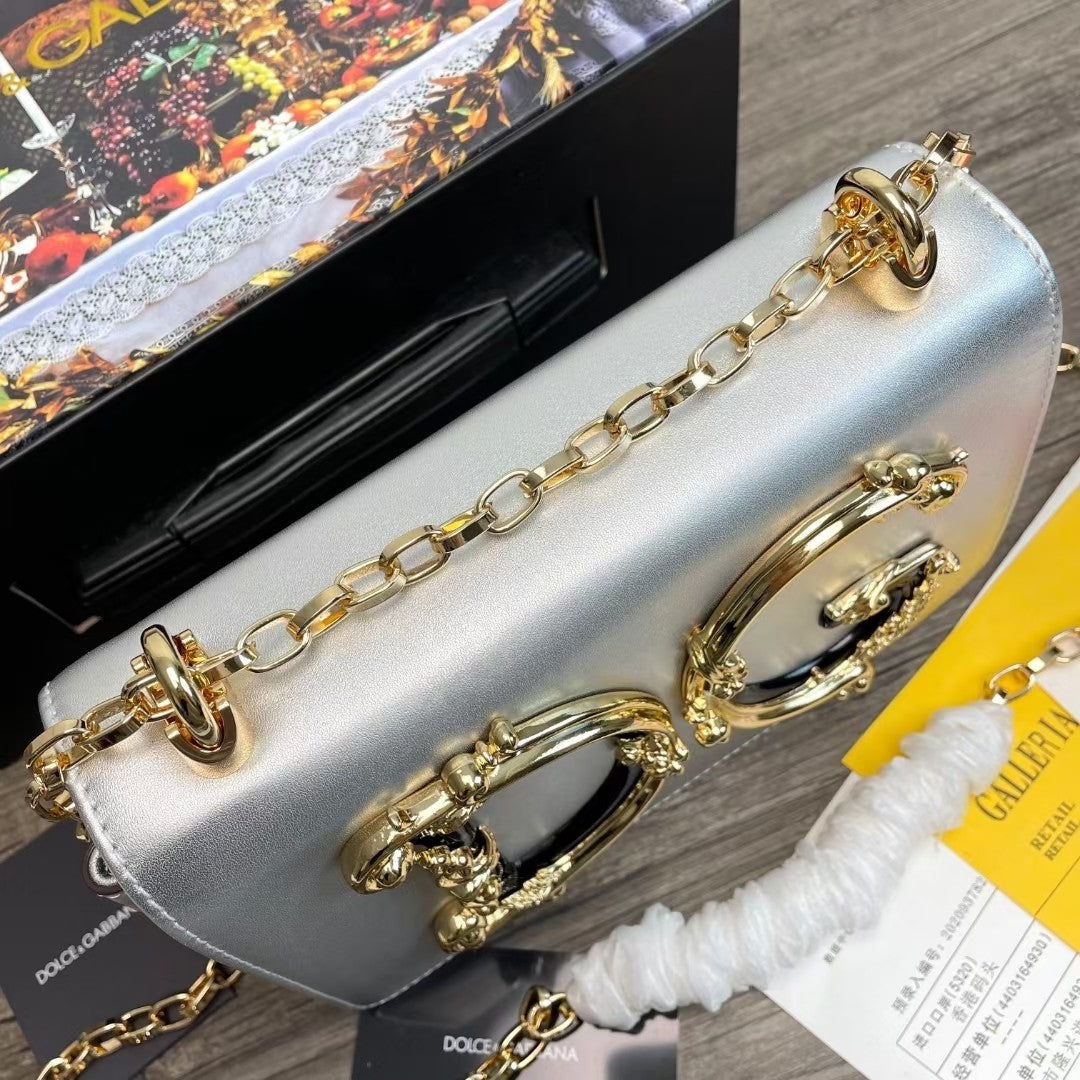 Luxury accessories A37