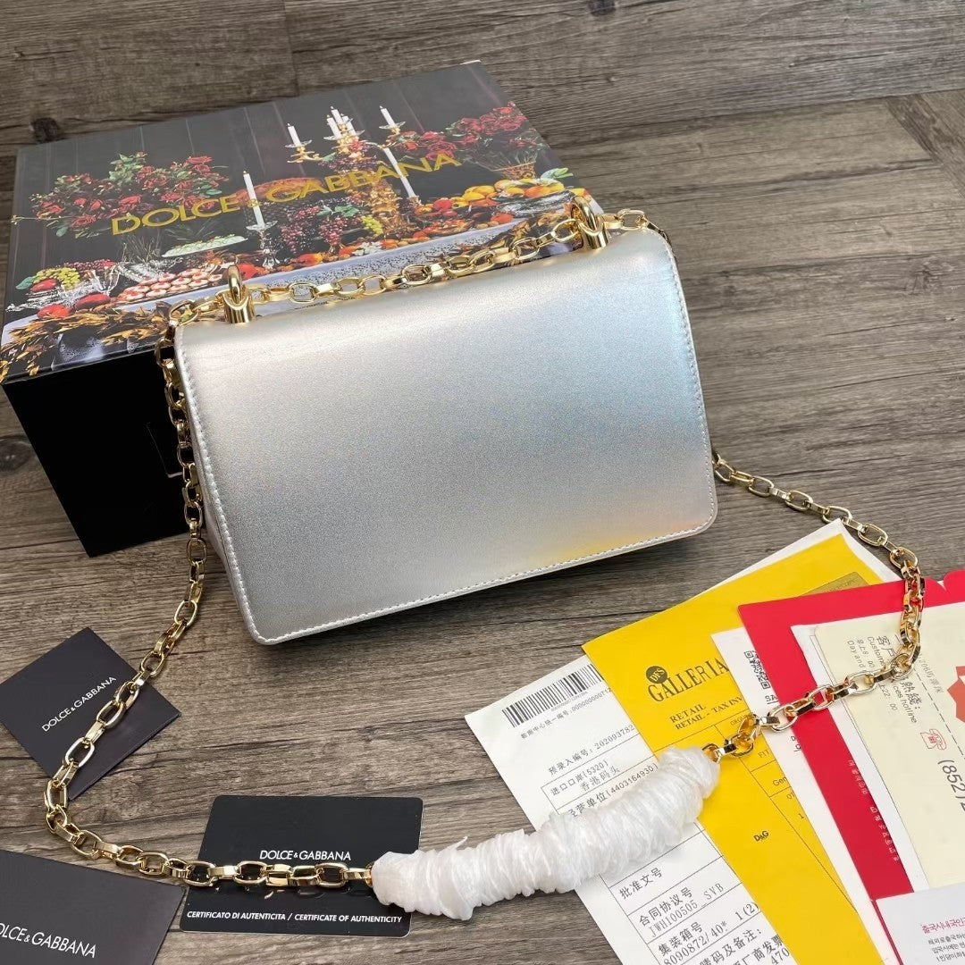Luxury accessories A37