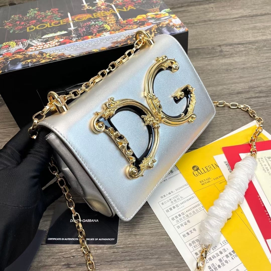 Luxury accessories A37