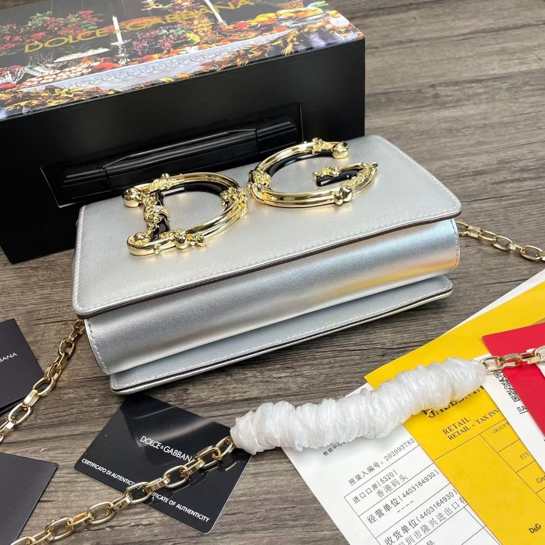 Luxury accessories A37