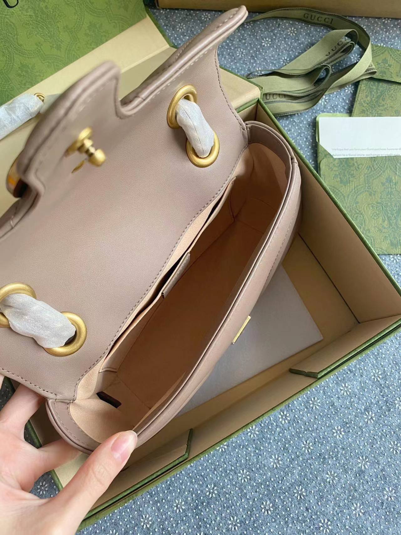Luxury accessories A35