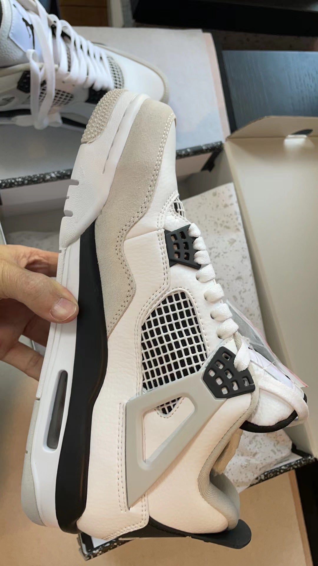 sneaker shoes New basketball shoes for men and women