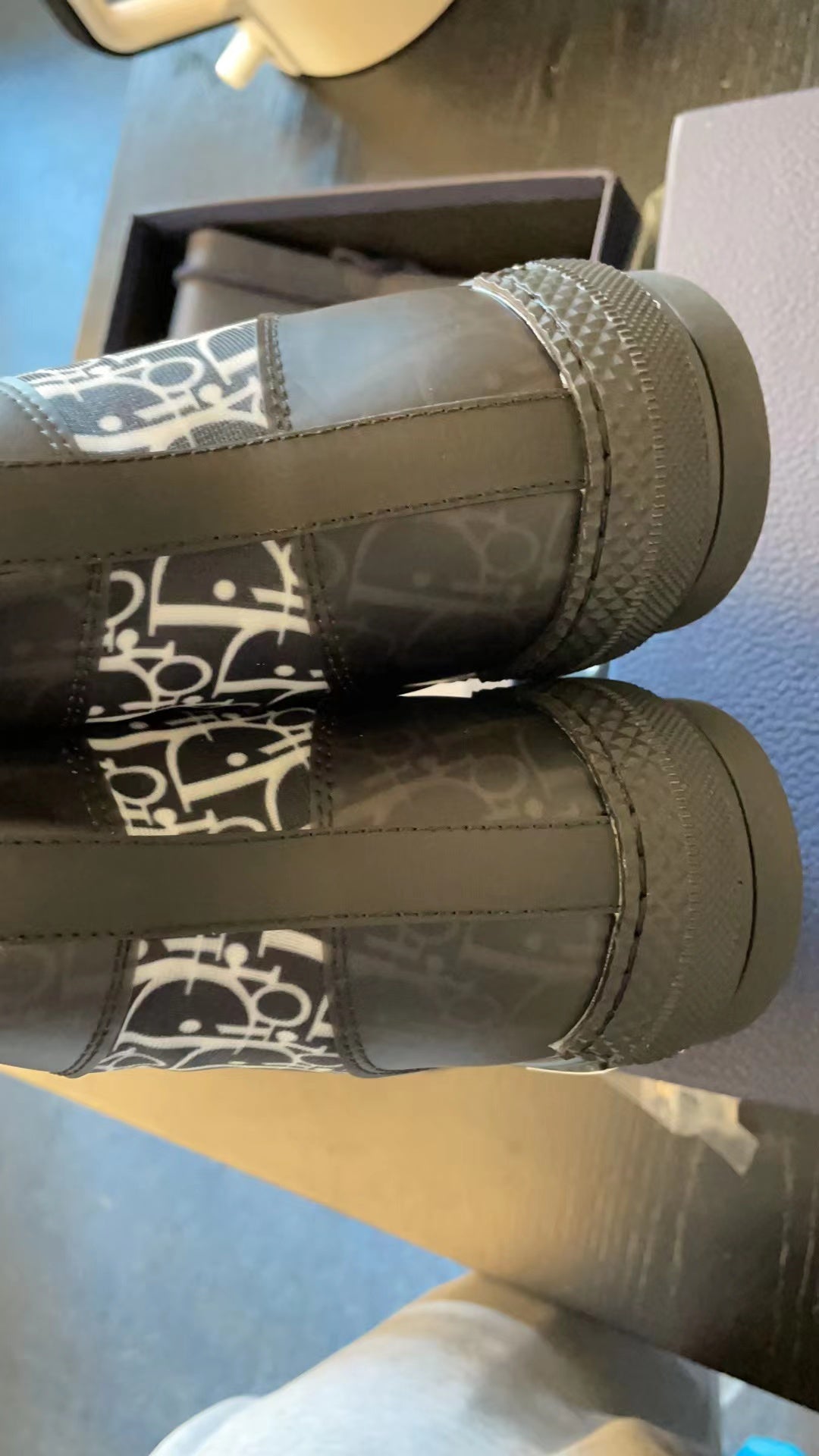 sneaker shoes for women and men Luxury shoes