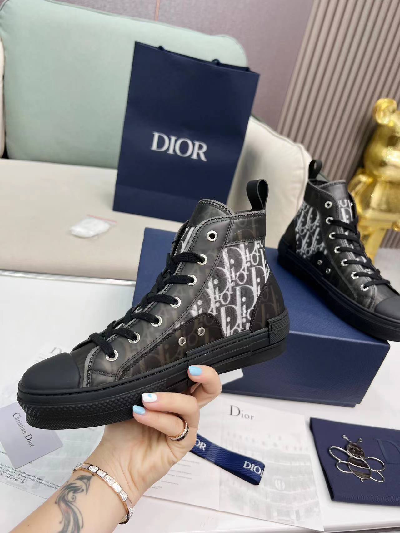 sneaker shoes for women and men Luxury shoes