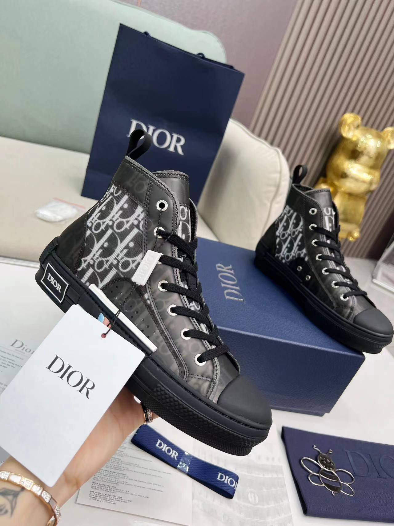 sneaker shoes for women and men Luxury shoes