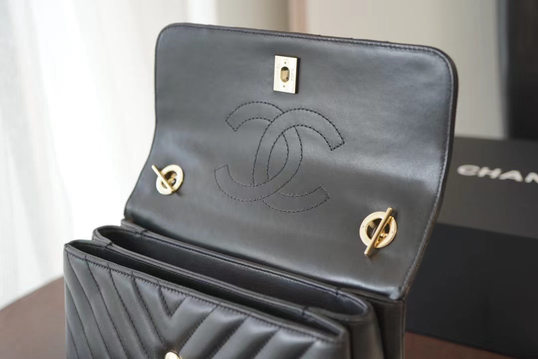 Luxury accessories A34