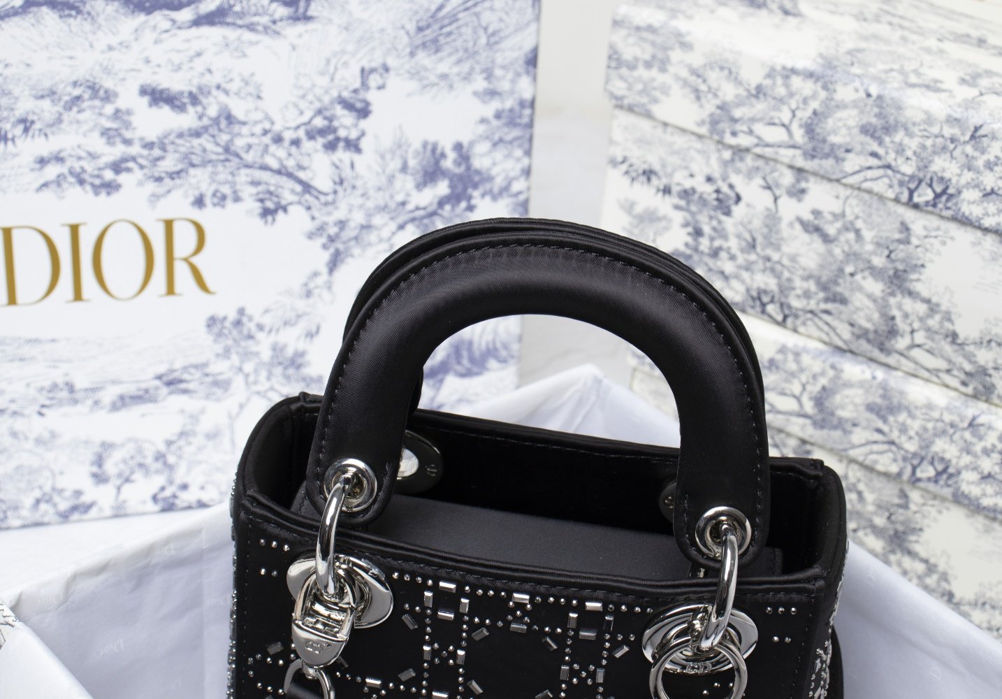 VL - Luxury Edition Bags DIR 230