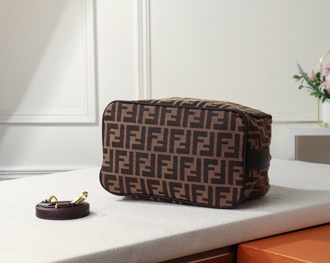 VL - Luxury Edition Bags FEI 100