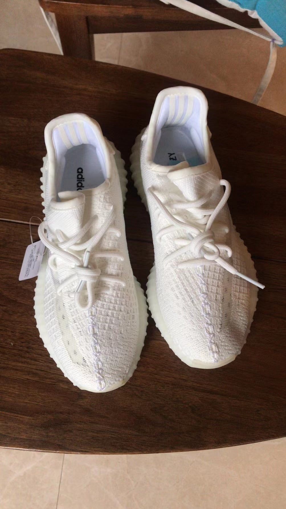 sneaker shoes  for women  and men  yeez01