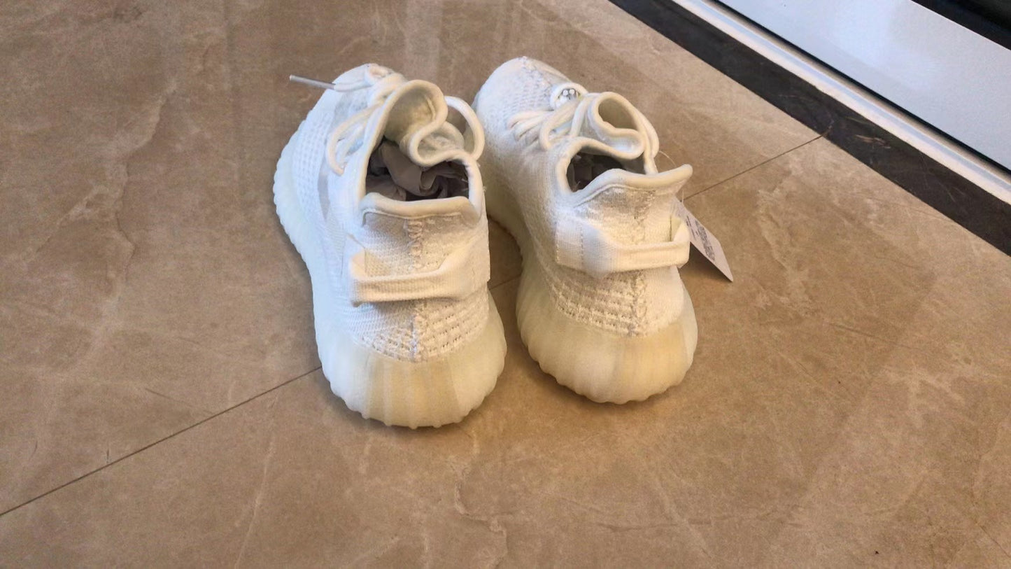 sneaker shoes  for women  and men  yeez01