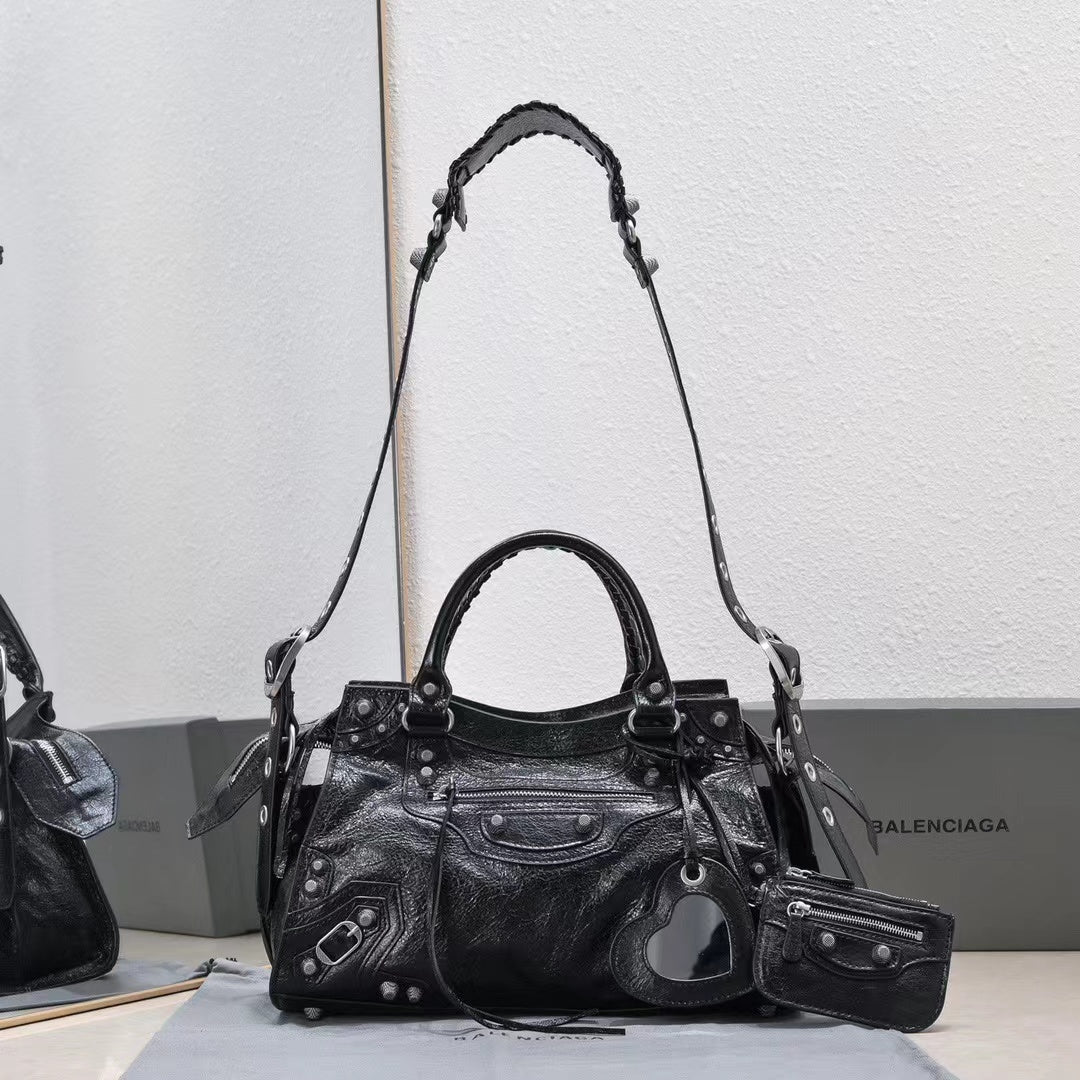 Luxury accessories A38