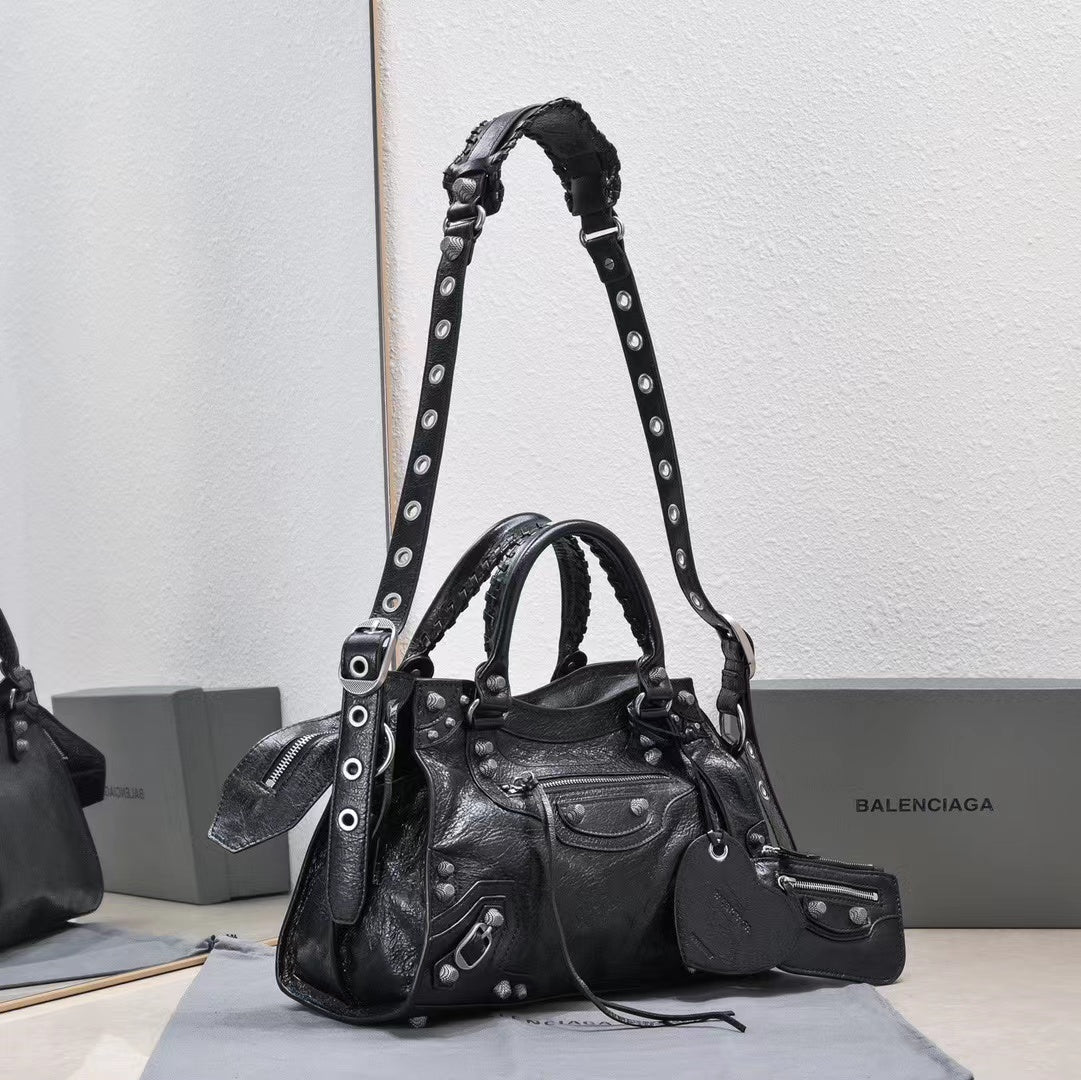 Luxury accessories A38