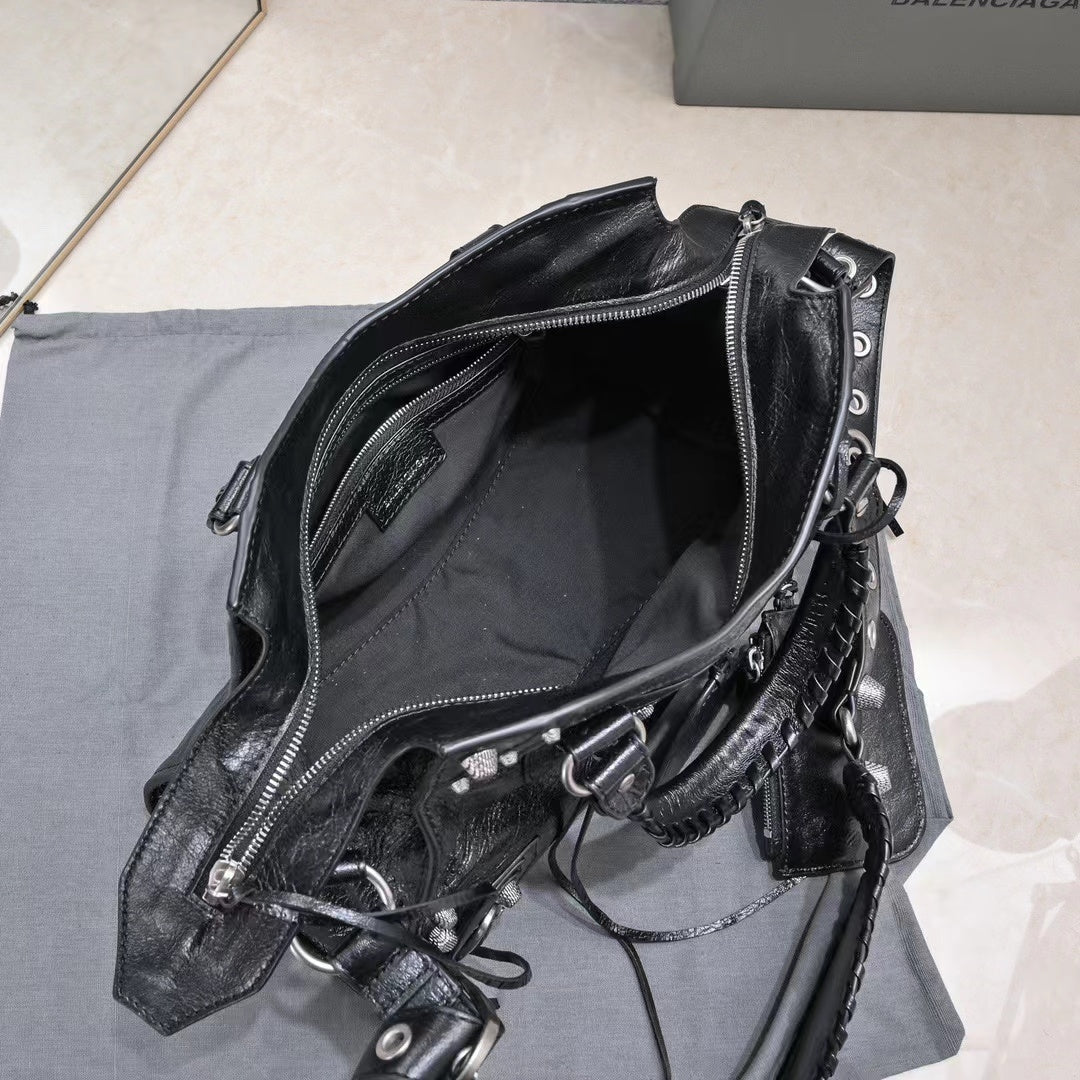 Luxury accessories A38