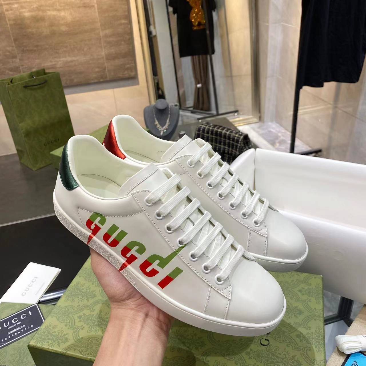 Sneaker shoes Luxury men's and women's casual shoes