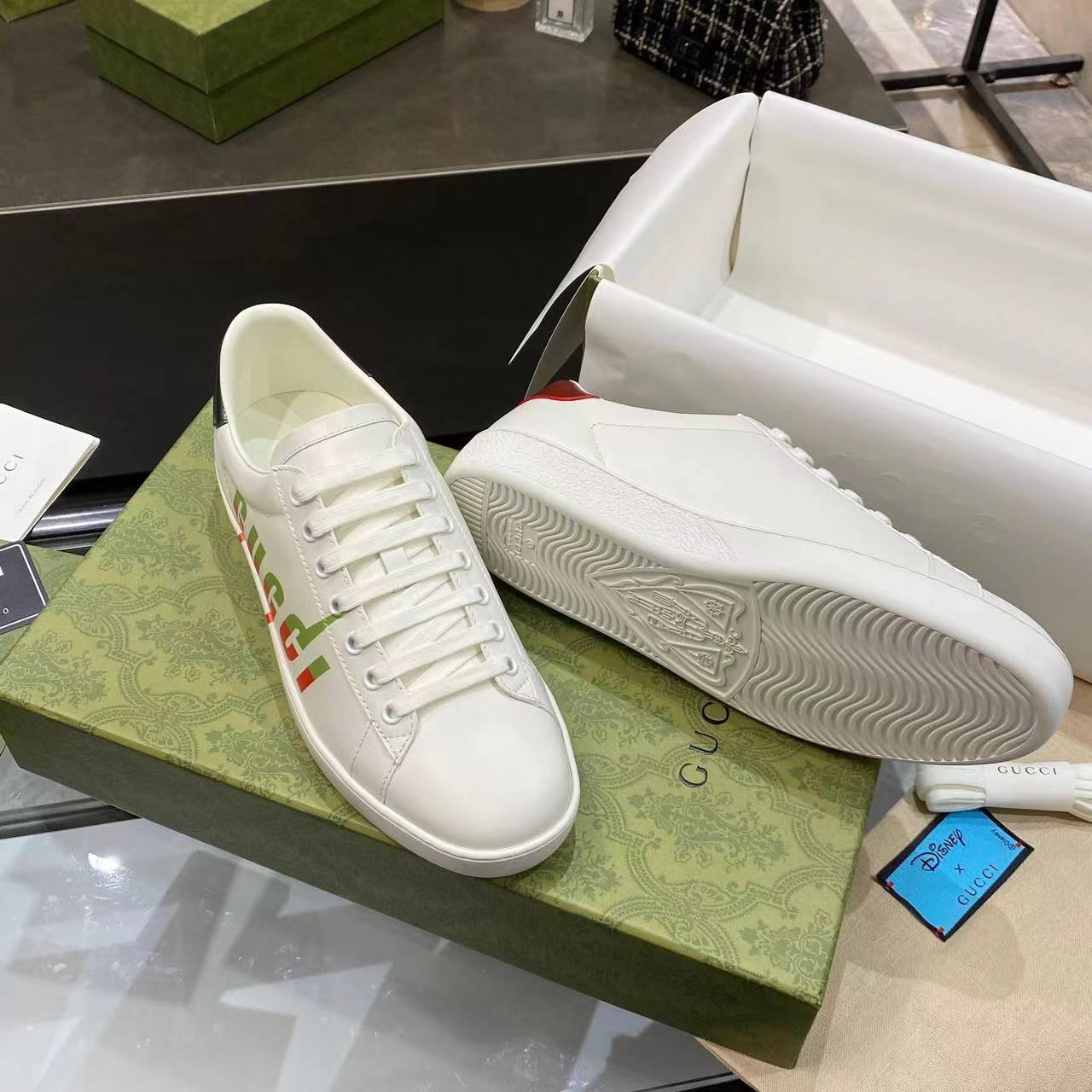 Sneaker shoes Luxury men's and women's casual shoes