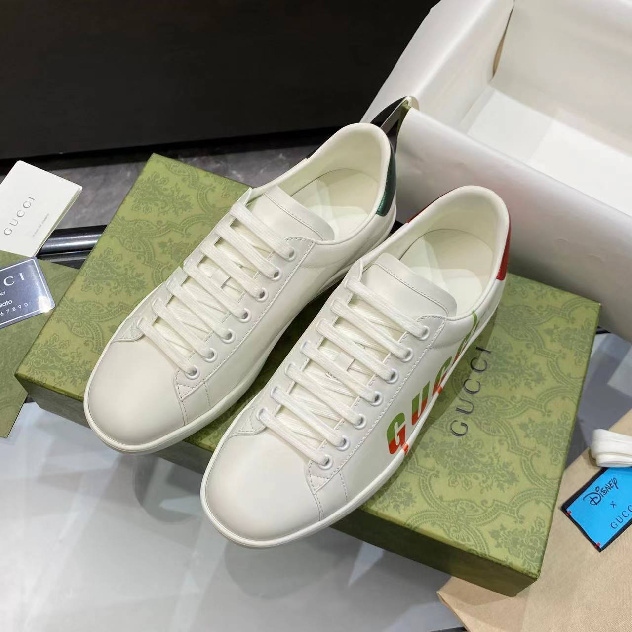Sneaker shoes Luxury men's and women's casual shoes