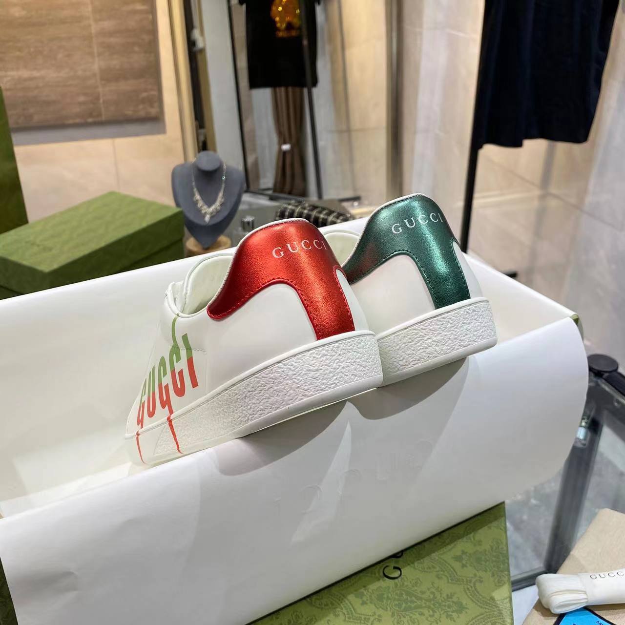 Sneaker shoes Luxury men's and women's casual shoes