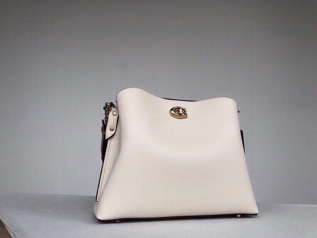 Luxury accessories women's handbag
