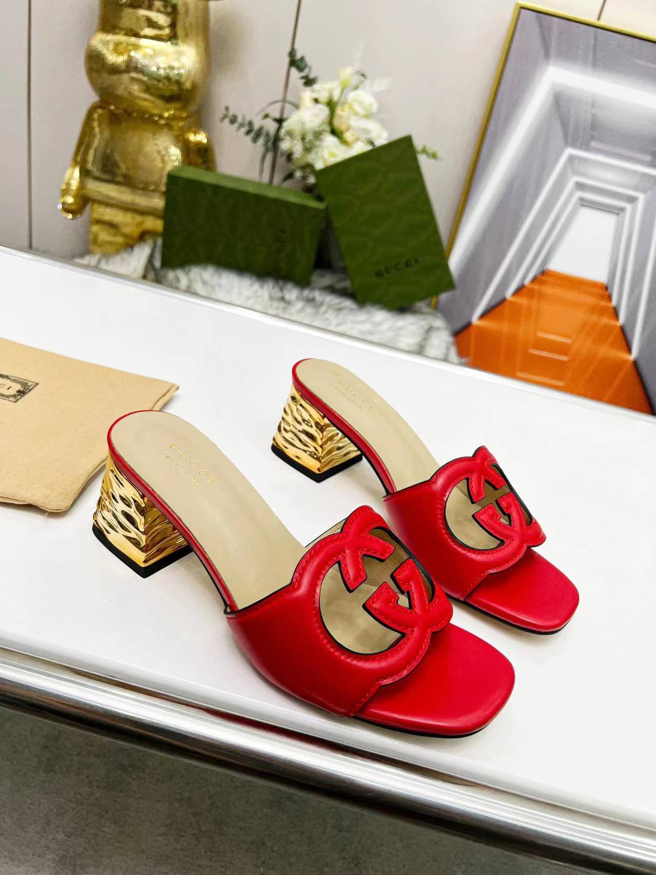 Luxury women's shoes, summer slippers