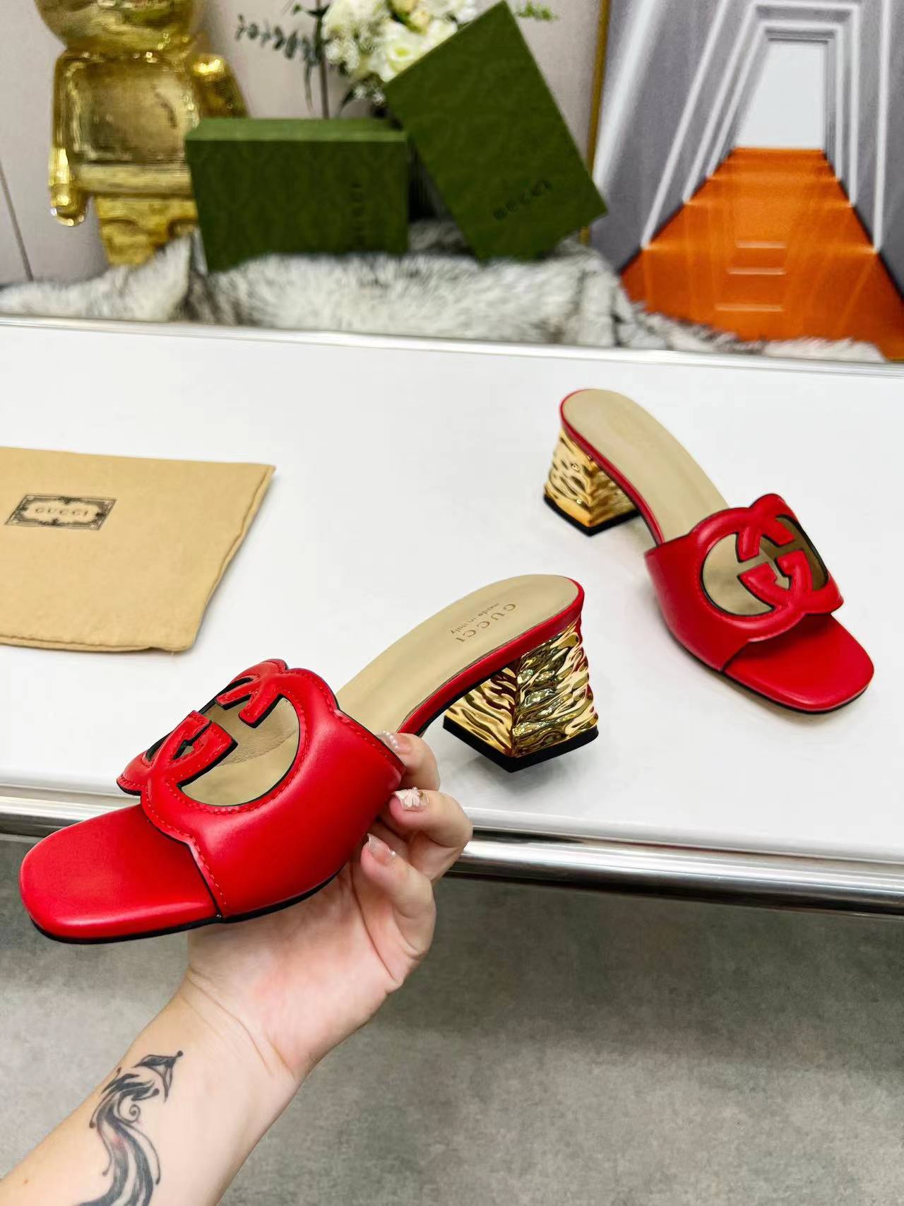 Luxury women's shoes, summer slippers