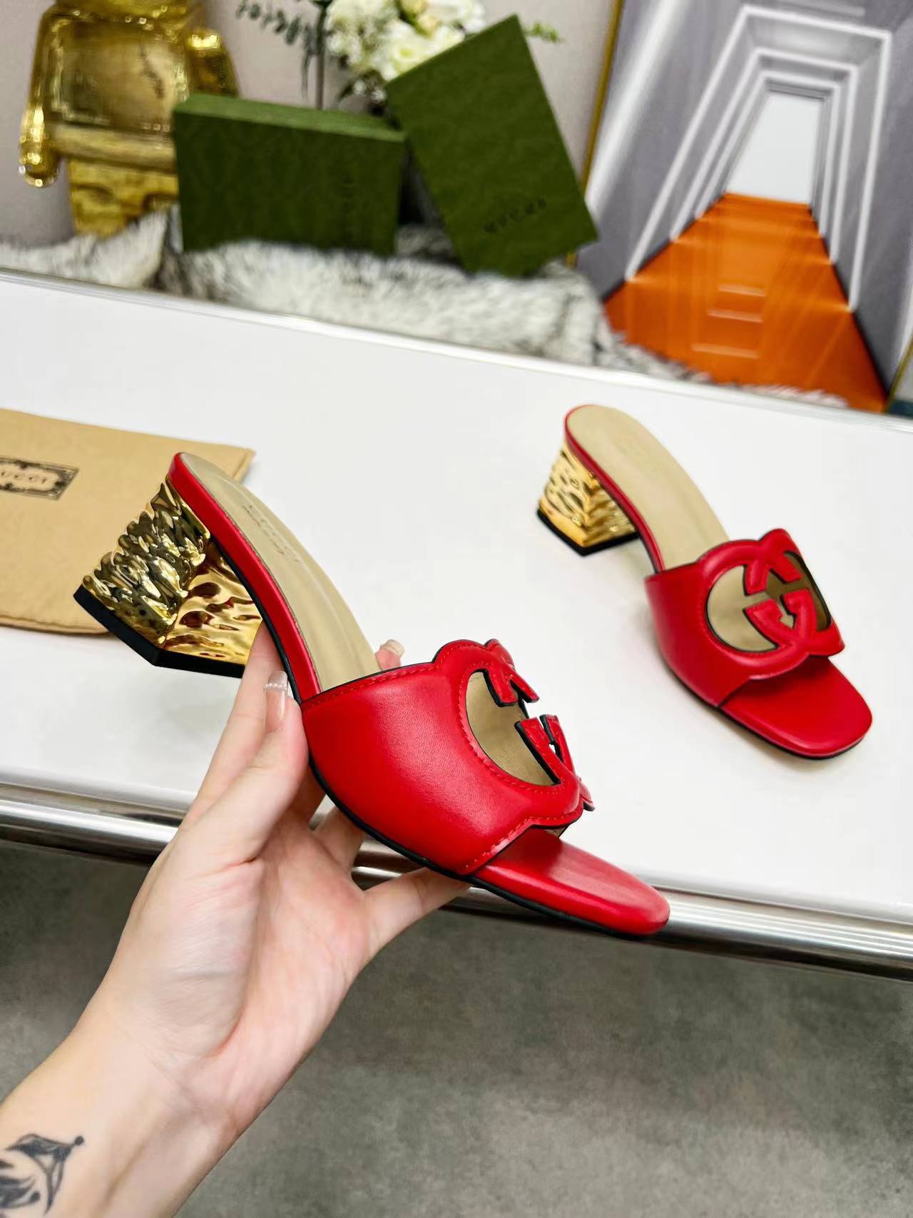 Luxury women's shoes, summer slippers