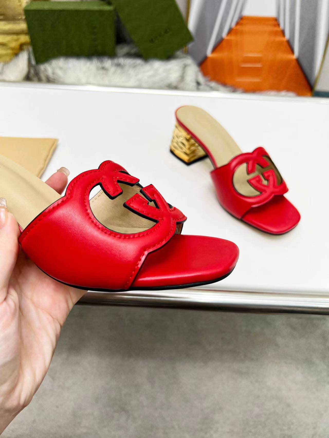 Luxury women's shoes, summer slippers