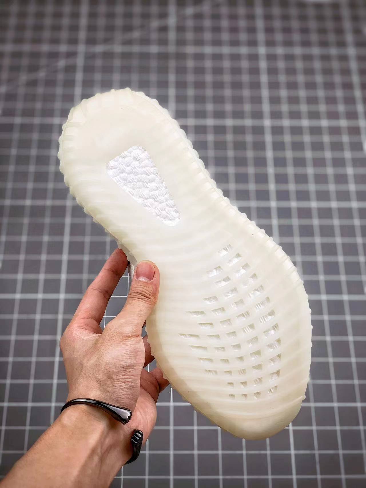 sneaker shoes for women and men