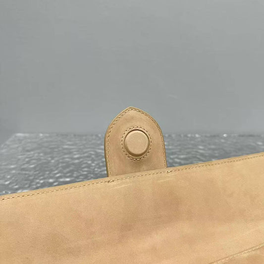 Customized luxury handbags