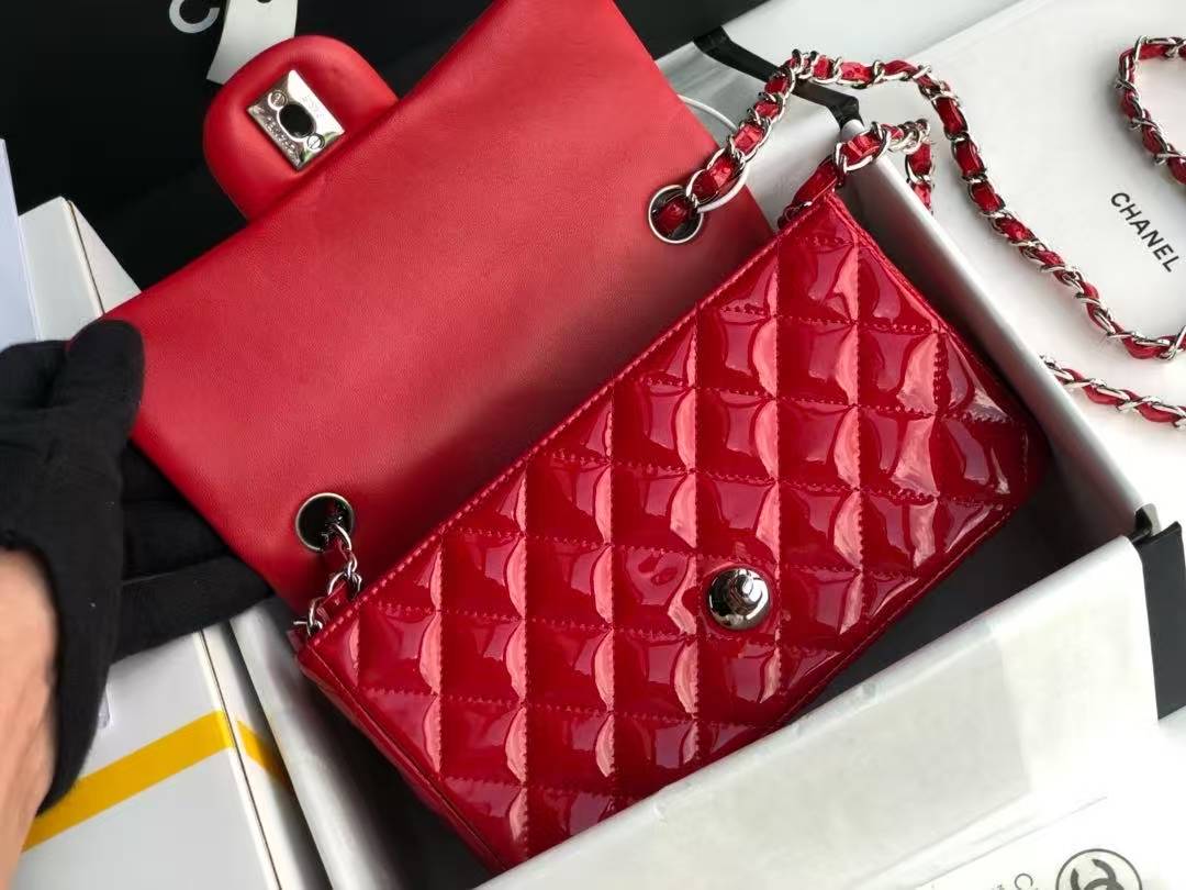 Customized luxury handbags