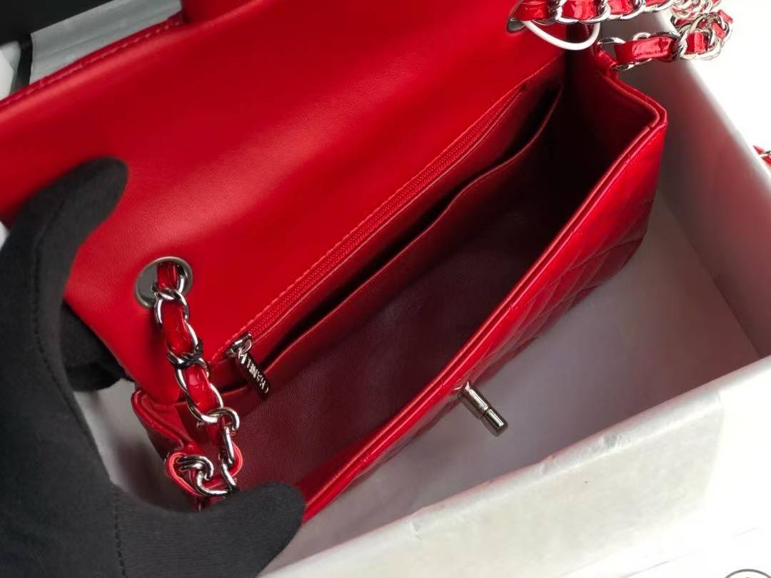 Customized luxury handbags