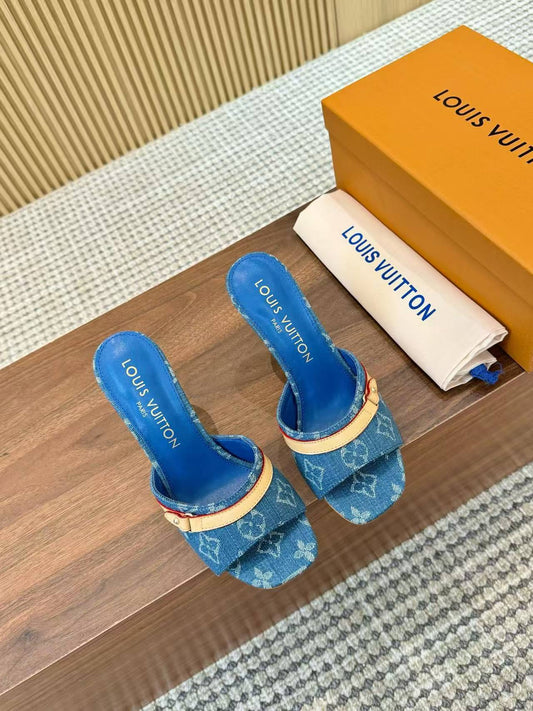 Custom-made luxury slippers