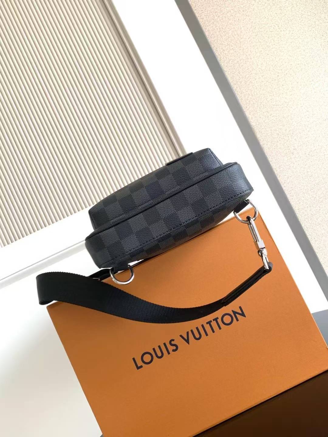 Custom-made luxury handbags