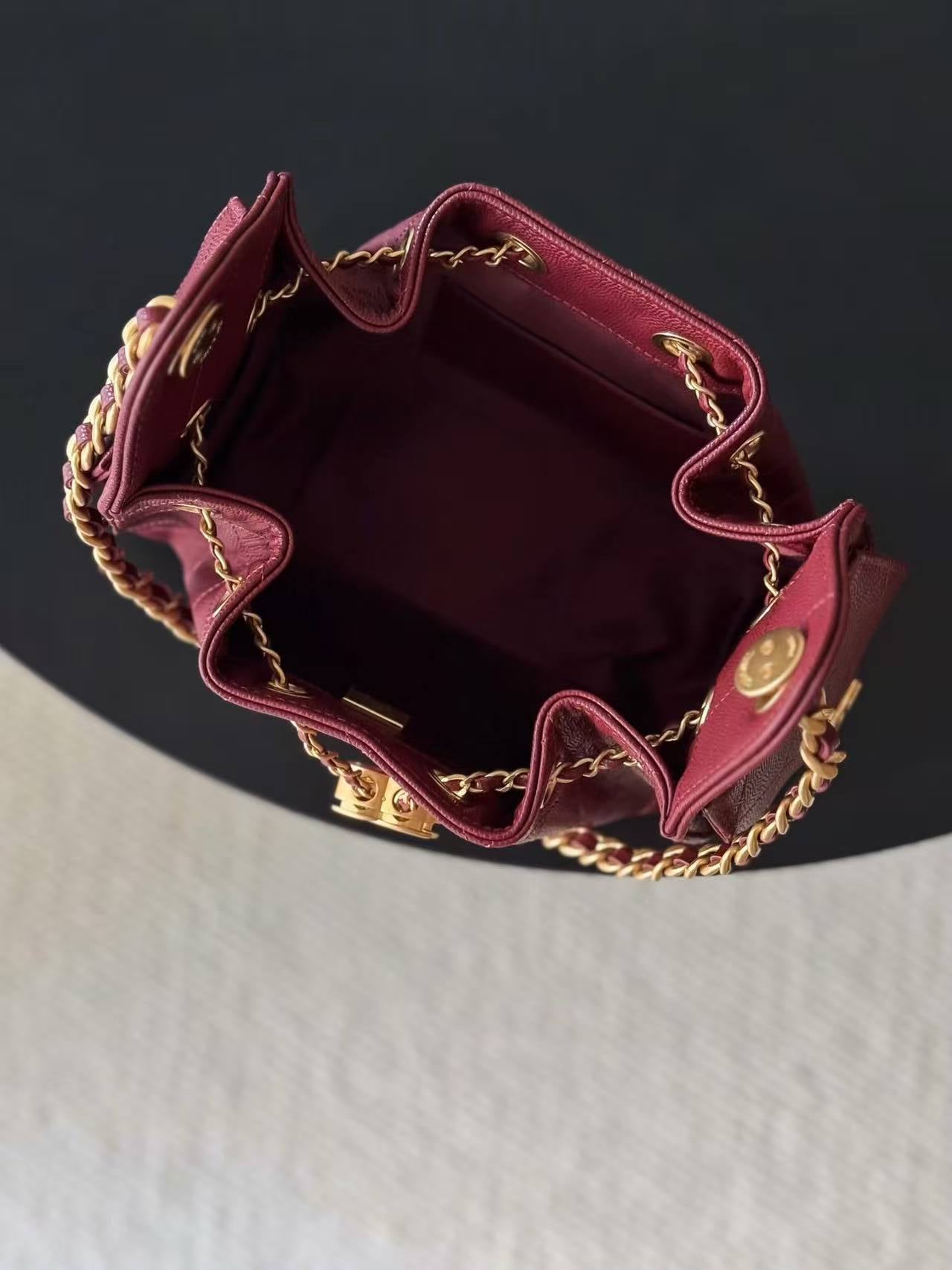 Customized high-end luxury women's handbags