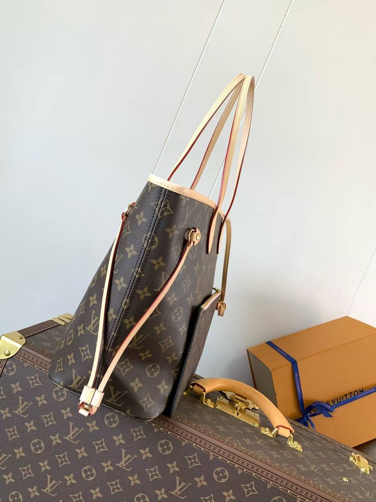 Customized high-end luxury women's handbags