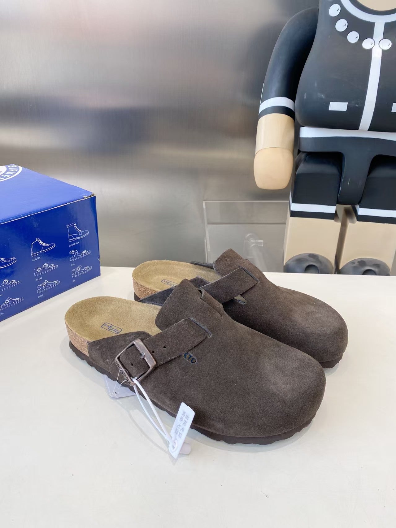 Customized high-end men's and women's slippers