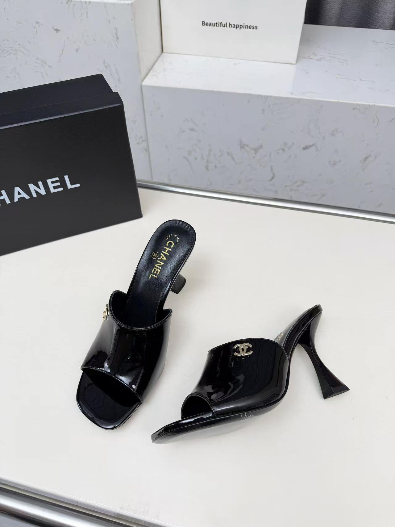 Customized high-end luxury women's slippers
