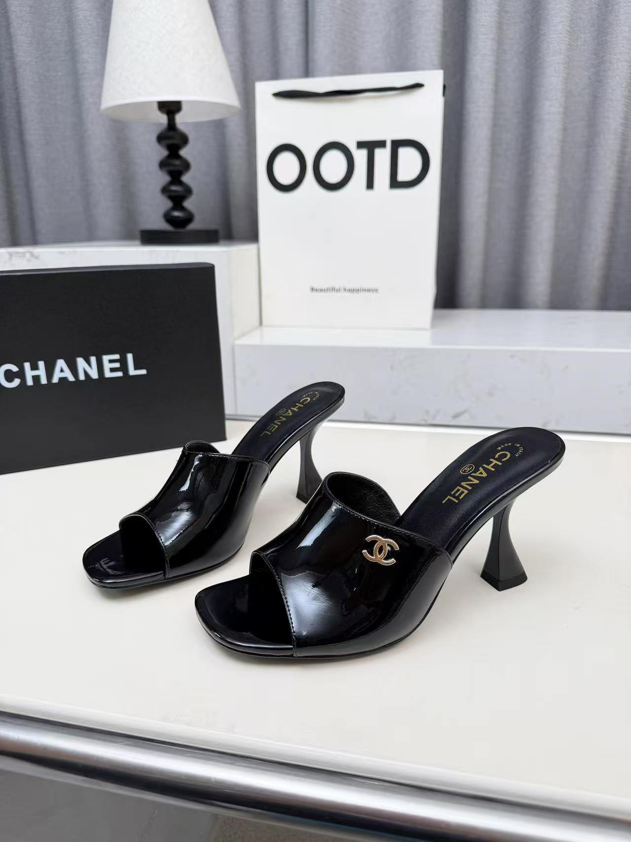 Customized high-end luxury women's slippers