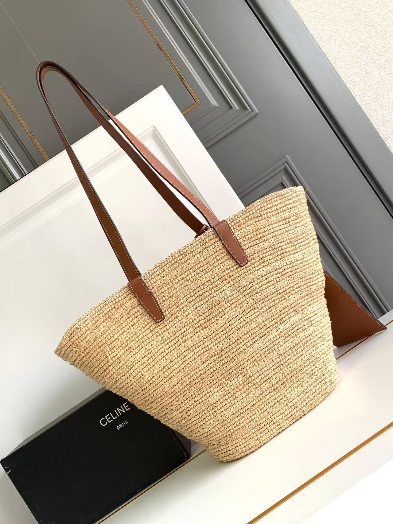 Customized high-end luxury handbags for women